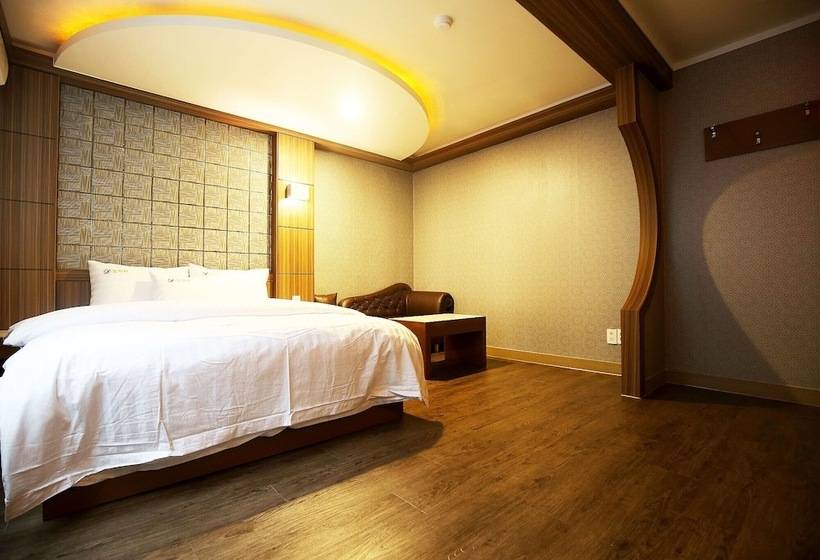 مُتل Jecheon Urban Brown
