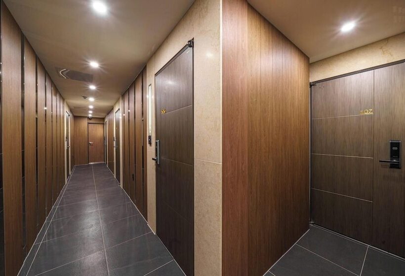 مُتل Jecheon Urban Brown