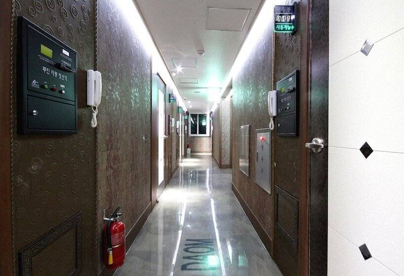 مُتل Jinju Hotel Daom