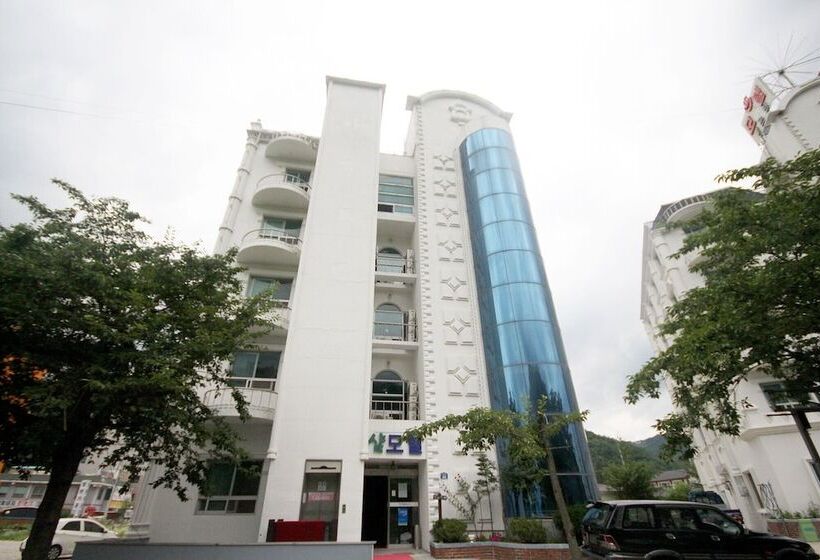 فندق على الطريق Mungyeong Arirang