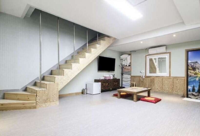 فندق على الطريق Sacheon Hall In One