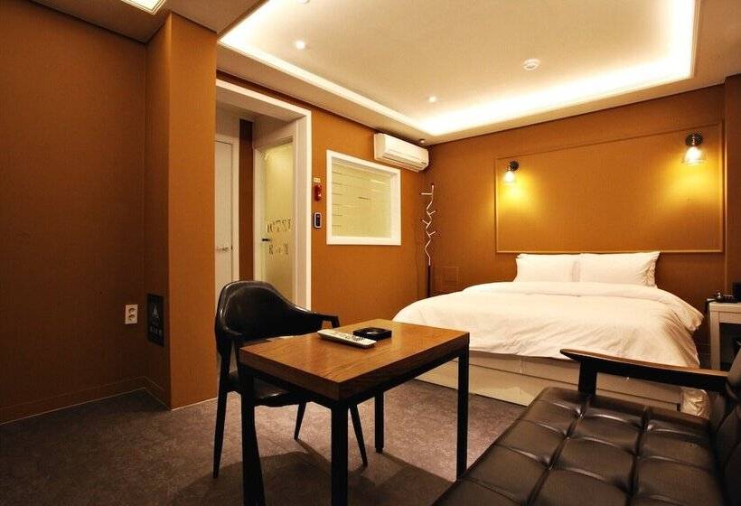 汽车旅馆  Songtan Raum