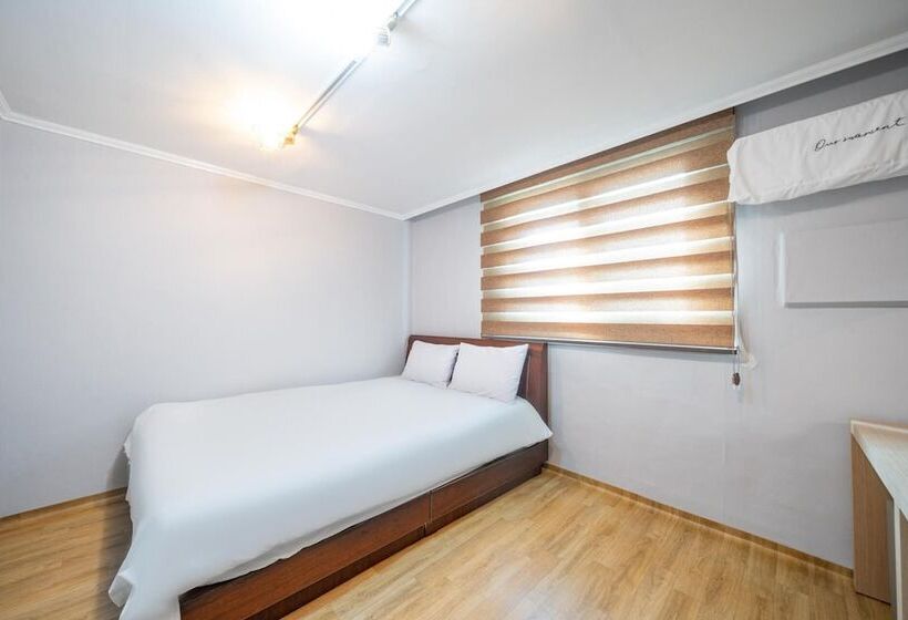 מוטל Uljin Donga