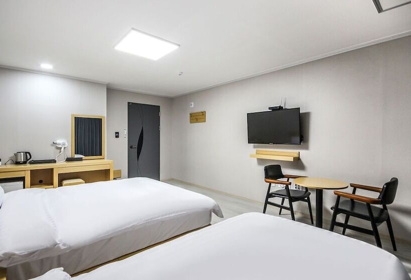 فندق على الطريق Wando Hotel Prague