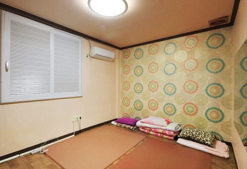 Motel Yeongju E