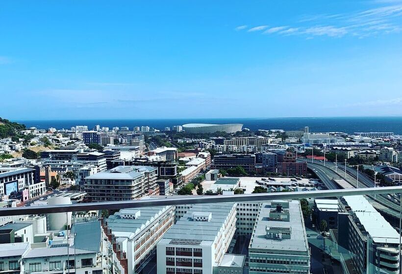 Urban Elephant 16 On Bree