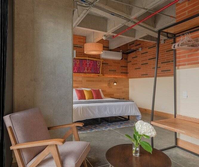 هاستل Masaya Medellin