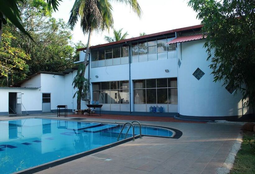 Ananthi Hotels