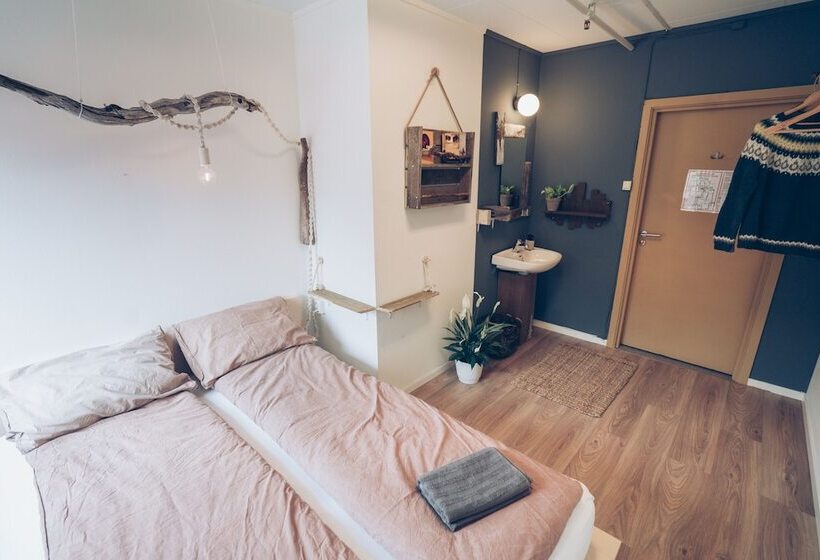 Furu Hostel & Café