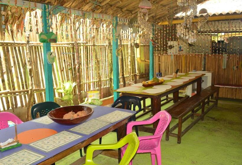 هتل Los Colores De Swami