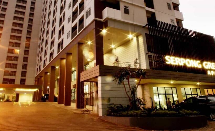 هتل Quade Stay At Serpong Greenview