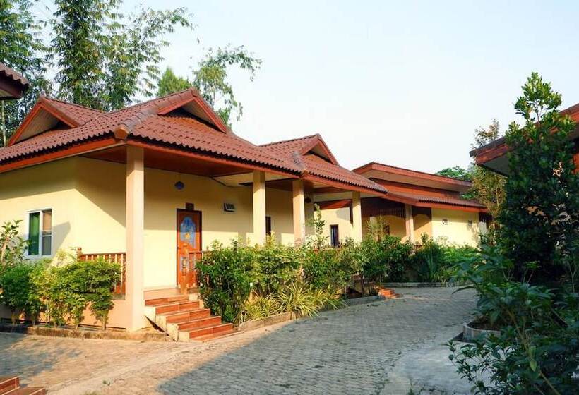 호텔 Rattikanchana Resort
