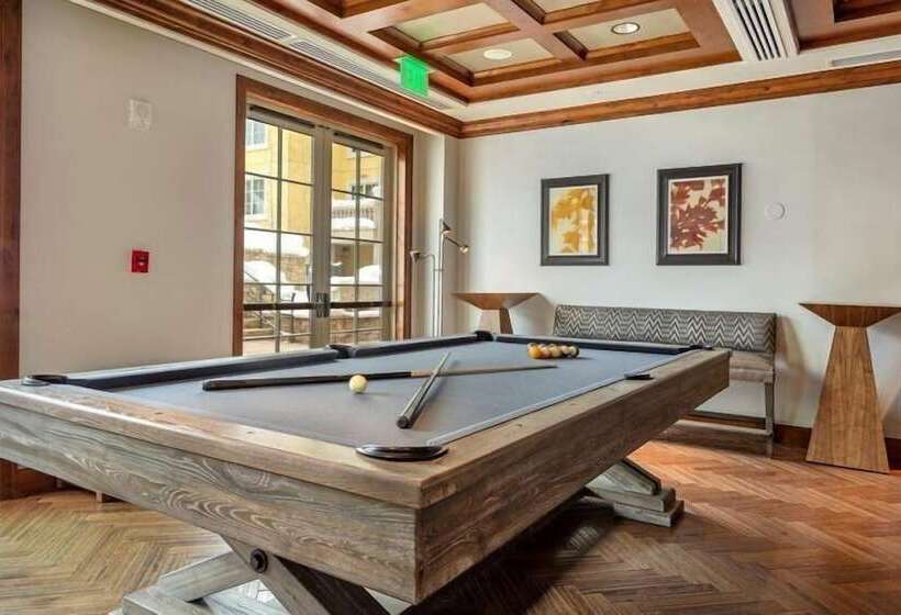 Отель Vail Ritz Carlton 2 Bed