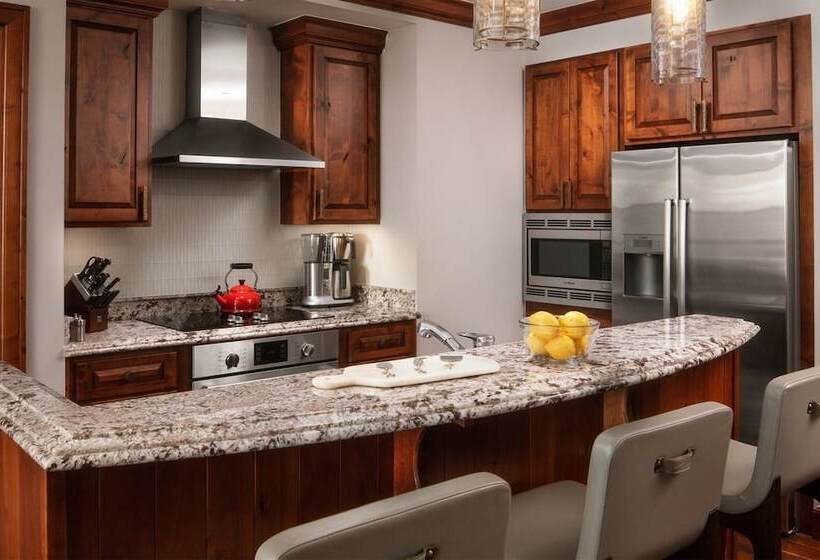 Отель Vail Ritz Carlton 2 Bed