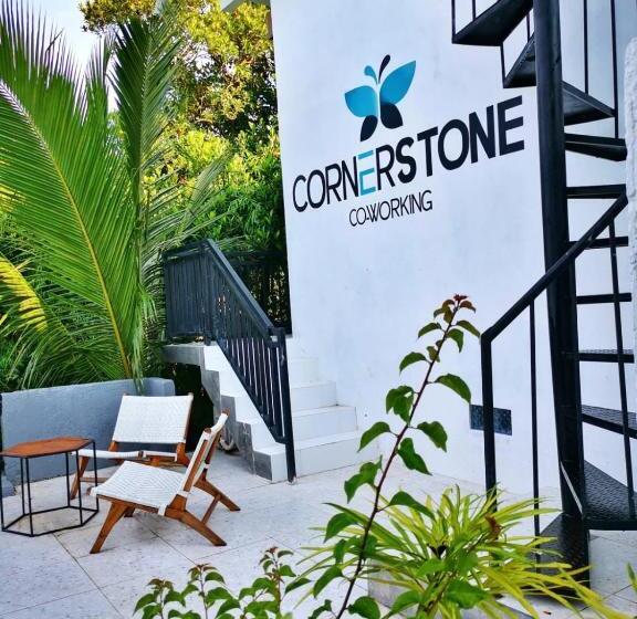 فندق على الطريق Cornerstone Bali Coworking