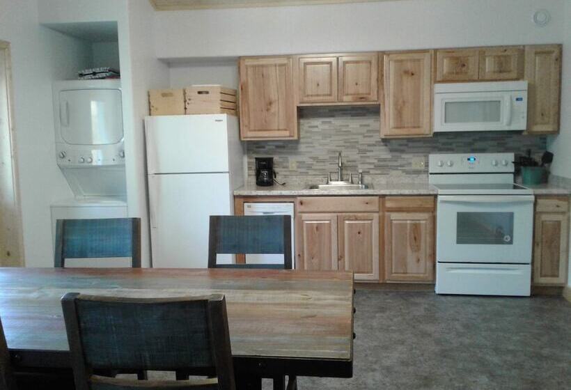 מוטל Delta Accommodations Alaska Country Inn