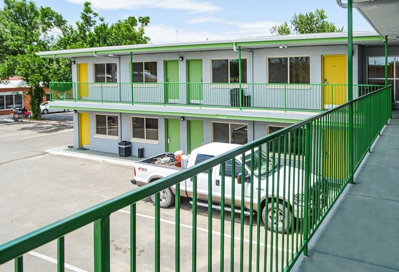 מוטל Greeley University Inn