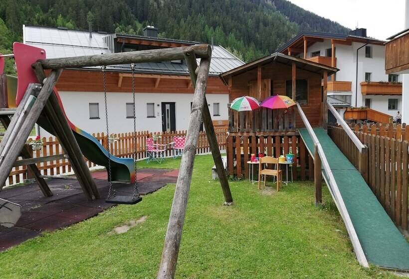 Пансион Appartementhaus Karlspitze Natur Pur