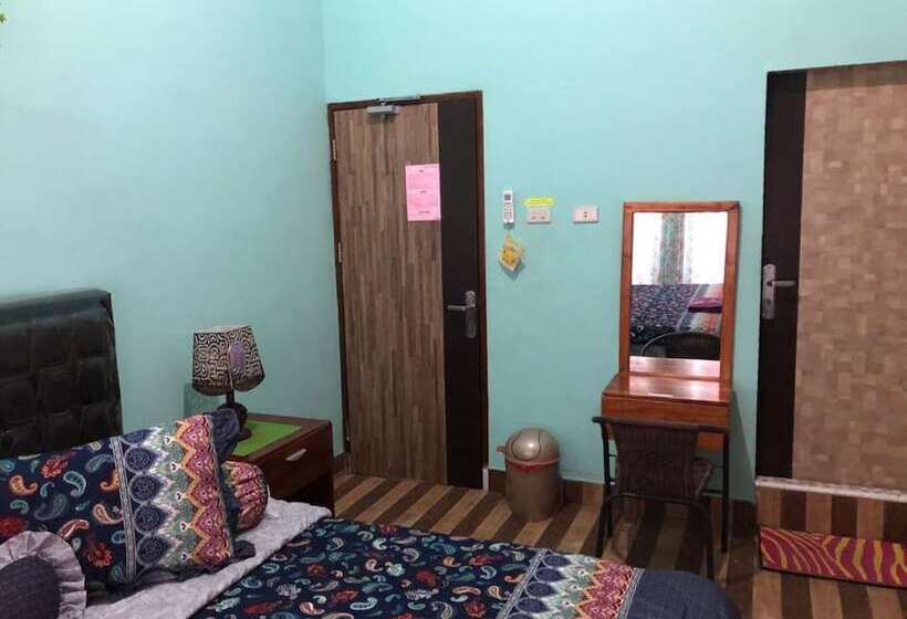 بنسيون Guest House Nasyauqi Kuala Tanjung