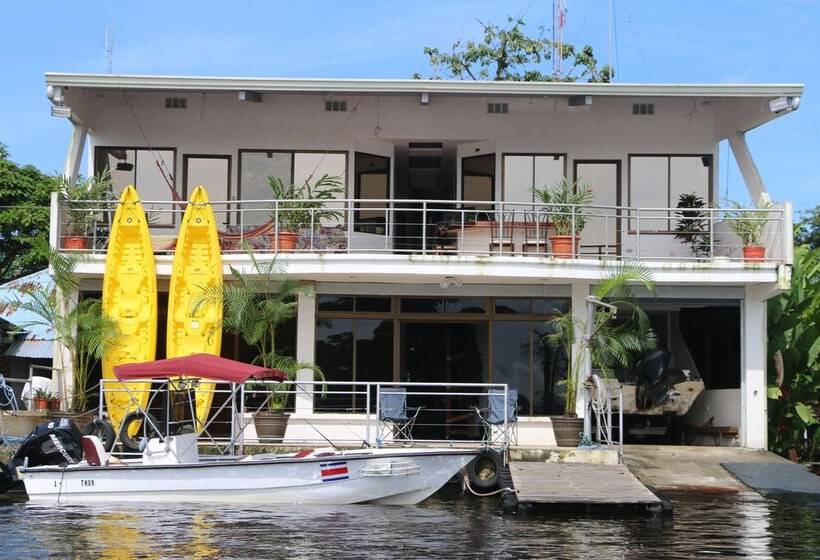 פנסיון Tortuguero Adventures Guesthouse
