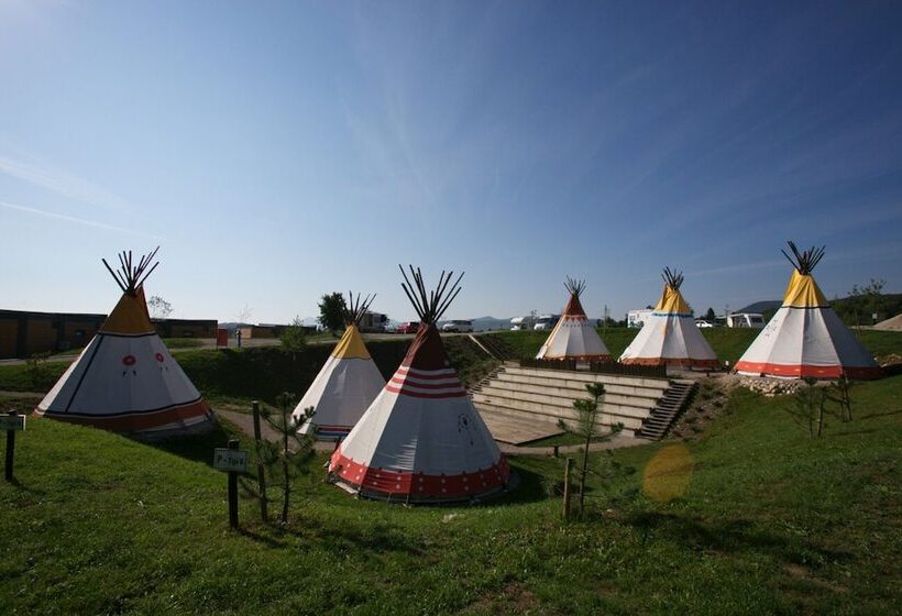 渡假胜地  Indian Village Tipi Tent