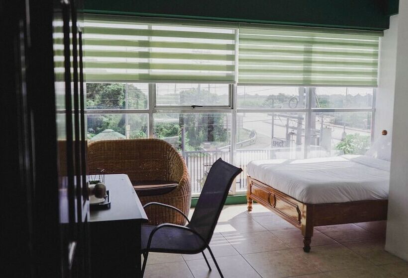 هتل 2428 Suites