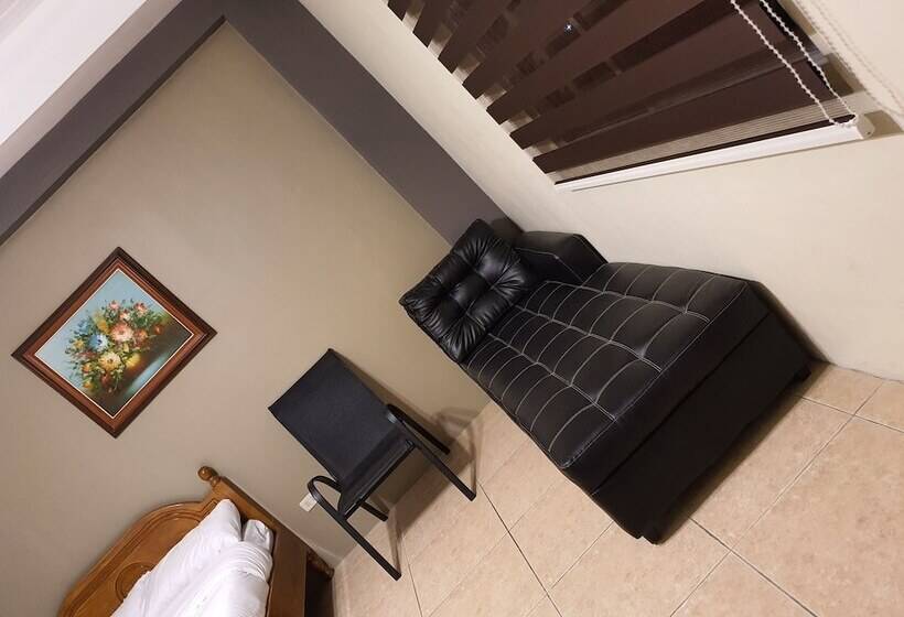 هتل 2428 Suites
