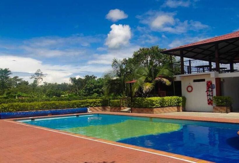 هتل Centro Vacacional Campo Alegre