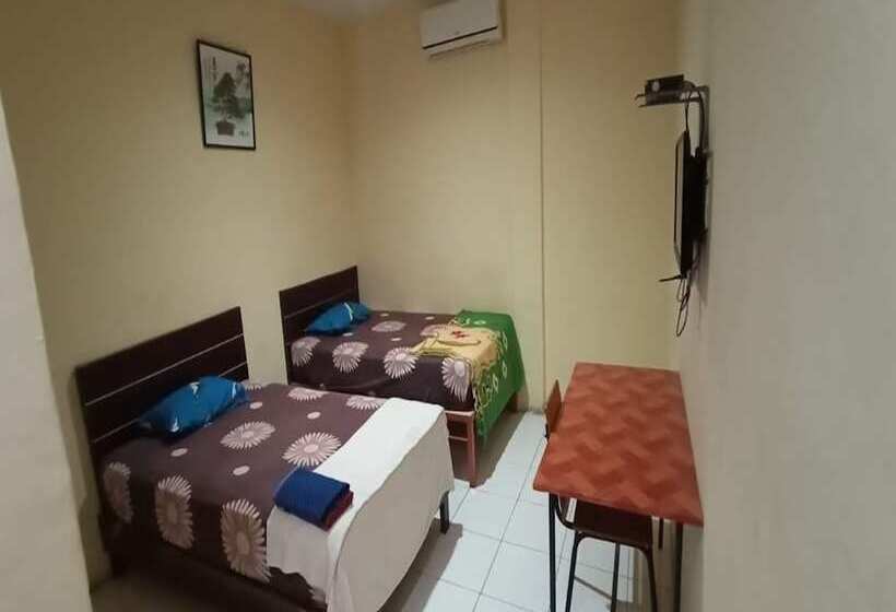 فندق First Inn