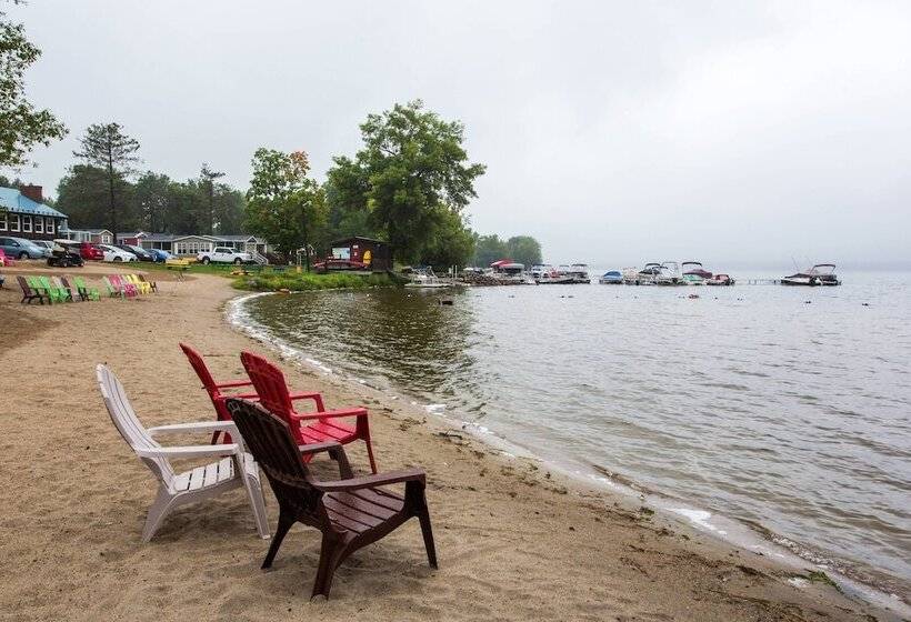 호텔 Great Blue Resorts   Mccreary S Beach