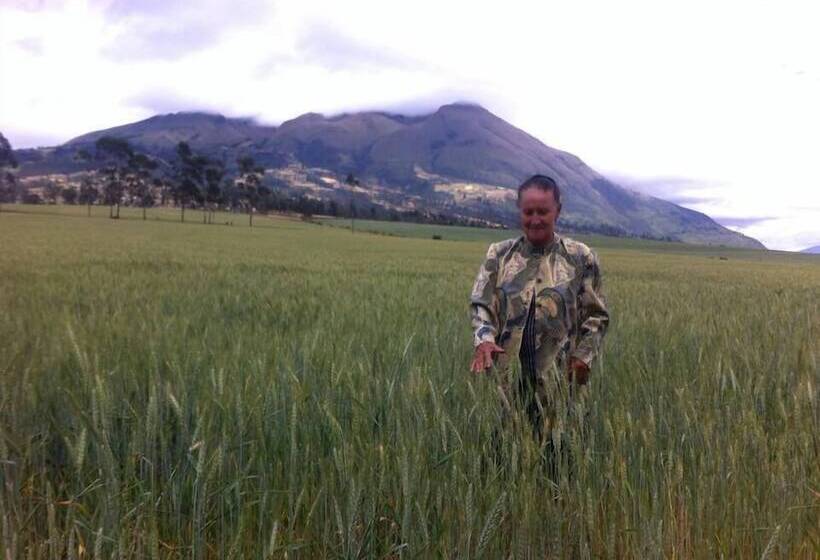 هتل Hostal Casa Aida