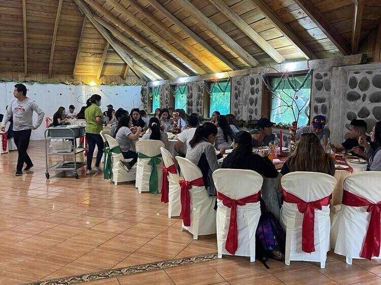 هتل Hosteria El Carmelo De Mindo