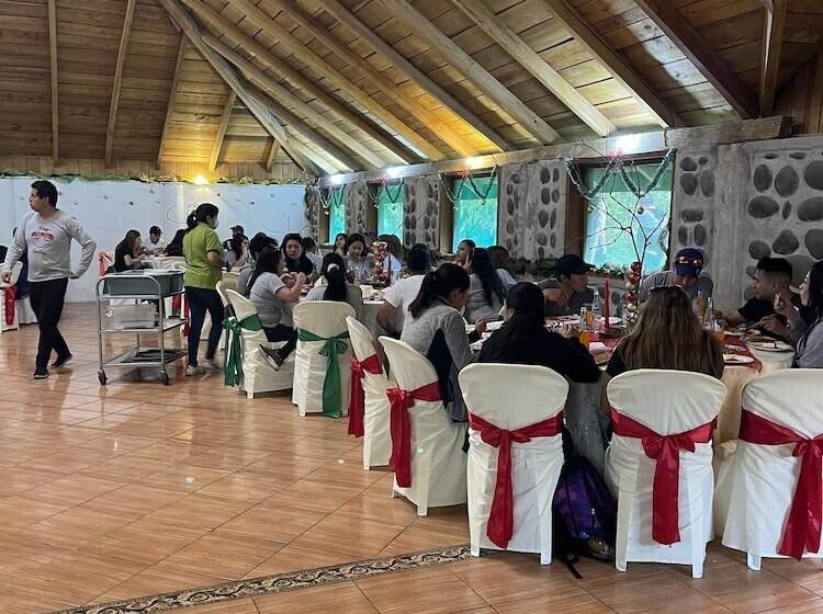 هتل Hosteria El Carmelo De Mindo