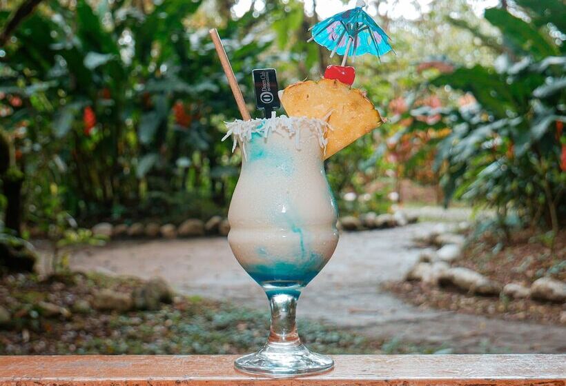 هتل Hosteria El Carmelo De Mindo