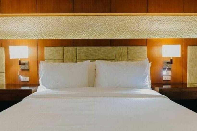 فندق Lakawon Island Resort