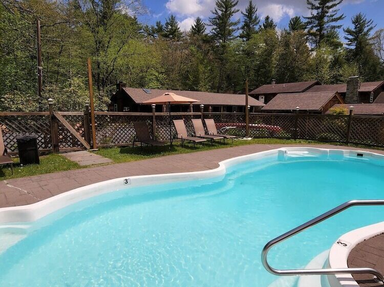 ホテル Magnolia Streamside Resort