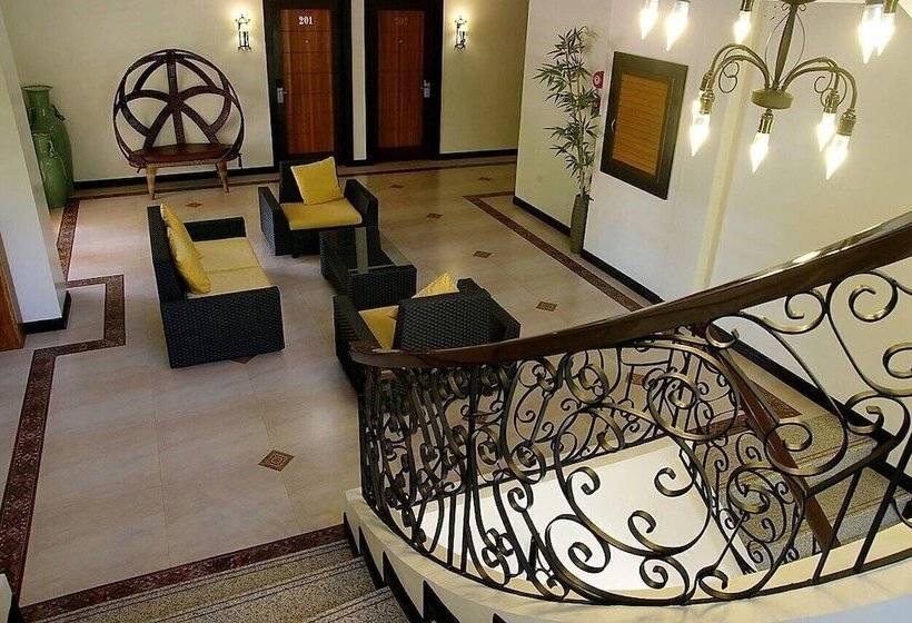 هتل Momarco Forest Cove Resort And