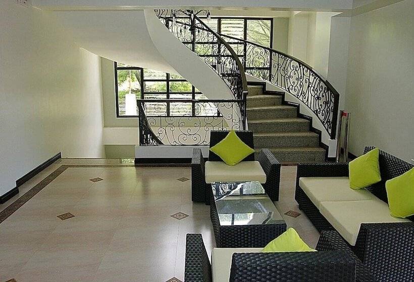 هتل Momarco Forest Cove Resort And