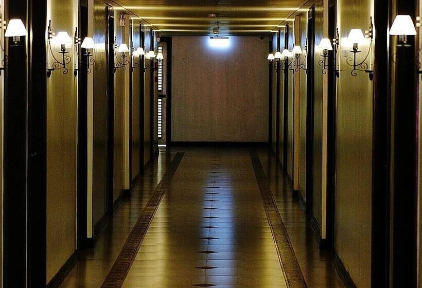 هتل Momarco Forest Cove Resort And