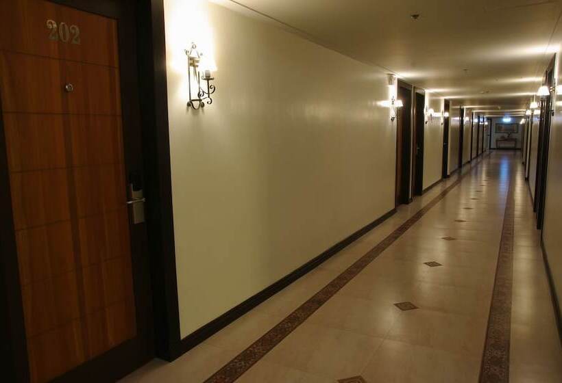 هتل Momarco Forest Cove Resort And