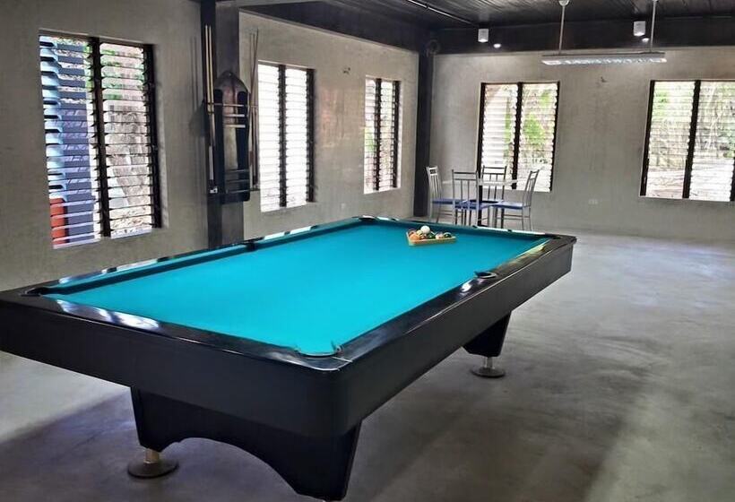هتل Momarco Forest Cove Resort And