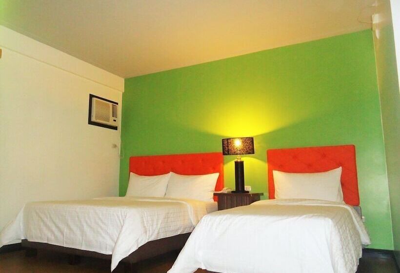 هتل Momarco Forest Cove Resort And