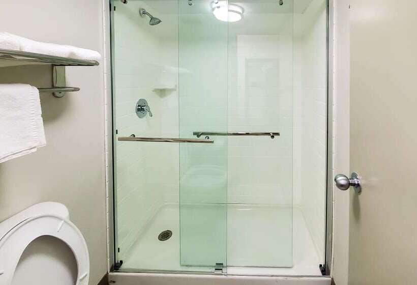 هتل Quality Inn And Conference Center