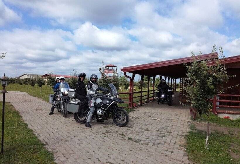 هتل روستایی Salaš Farma 47 Miris Dunja