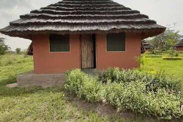 هتل Tangi Safaris Lodge