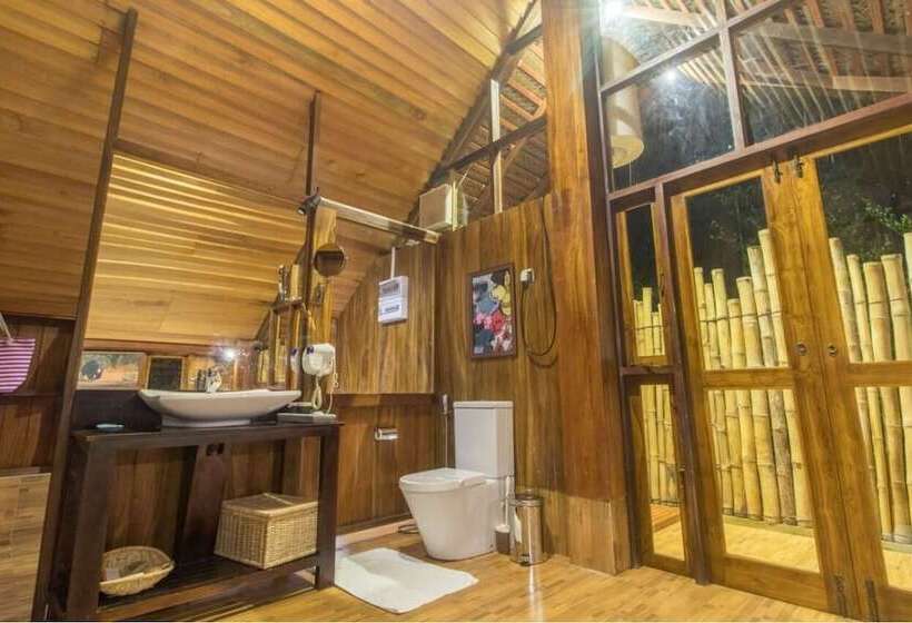 هتل Thamaravila Wilpattu Luxury Tented Villa
