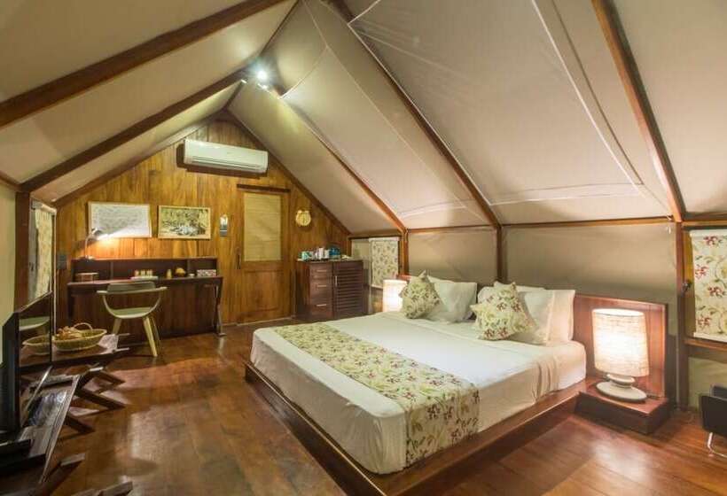 בית מלון כפרי Thamaravila Wilpattu Luxury Tented Villa