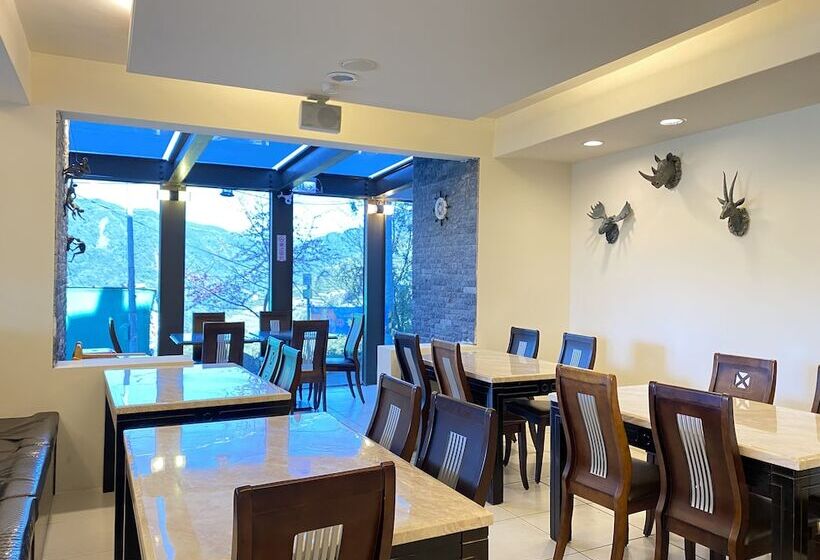 پانسیون Chen Yi