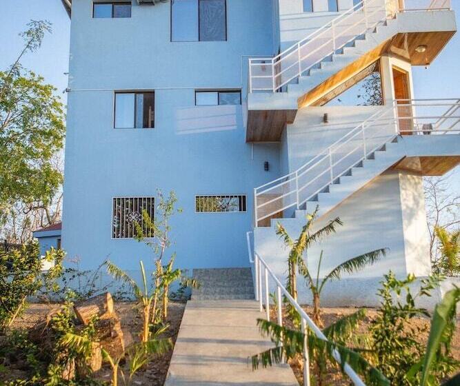 פנסיון Doctor Surf Guesthouse
