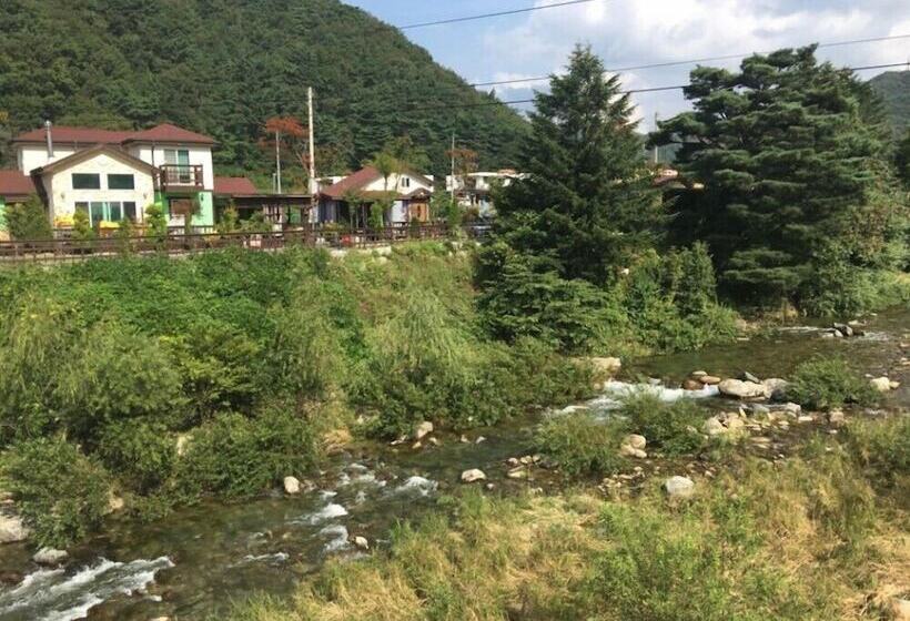 بنسيون Muju Caravan Pesnion